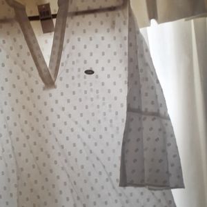 Womens white Top, v neck, 3/4 sleeve, beautiful, great for summer nights.